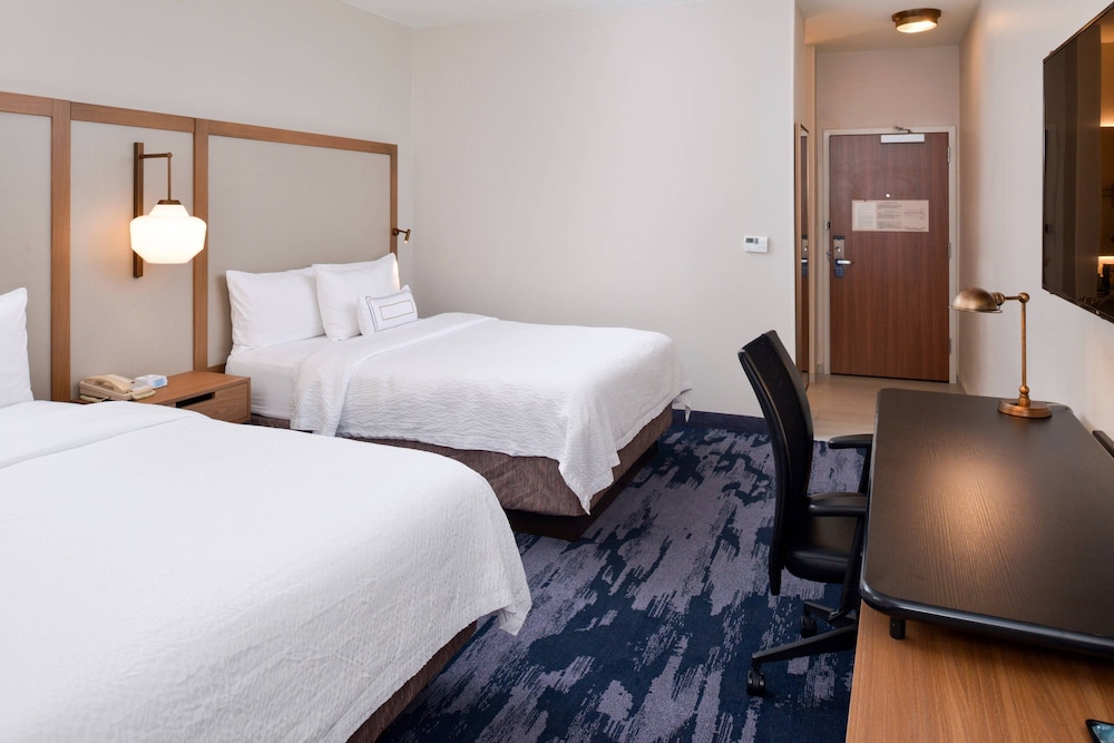 Room, 2 Queen Beds - Photo 1