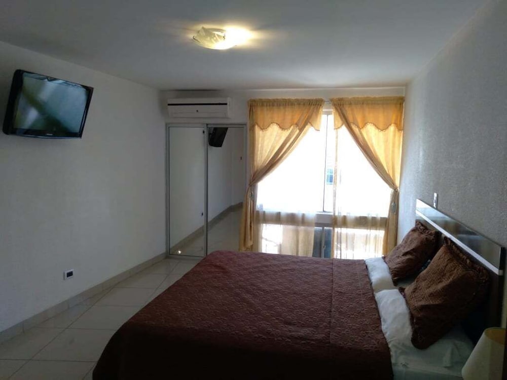 Luxury Suite, 1 King Bed, Microwave, City View