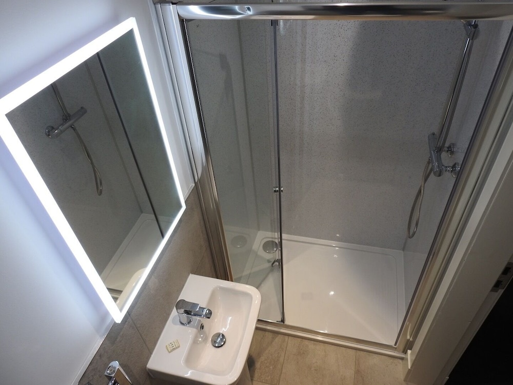 Classic Double Room, Accessible, Ensuite photo 2