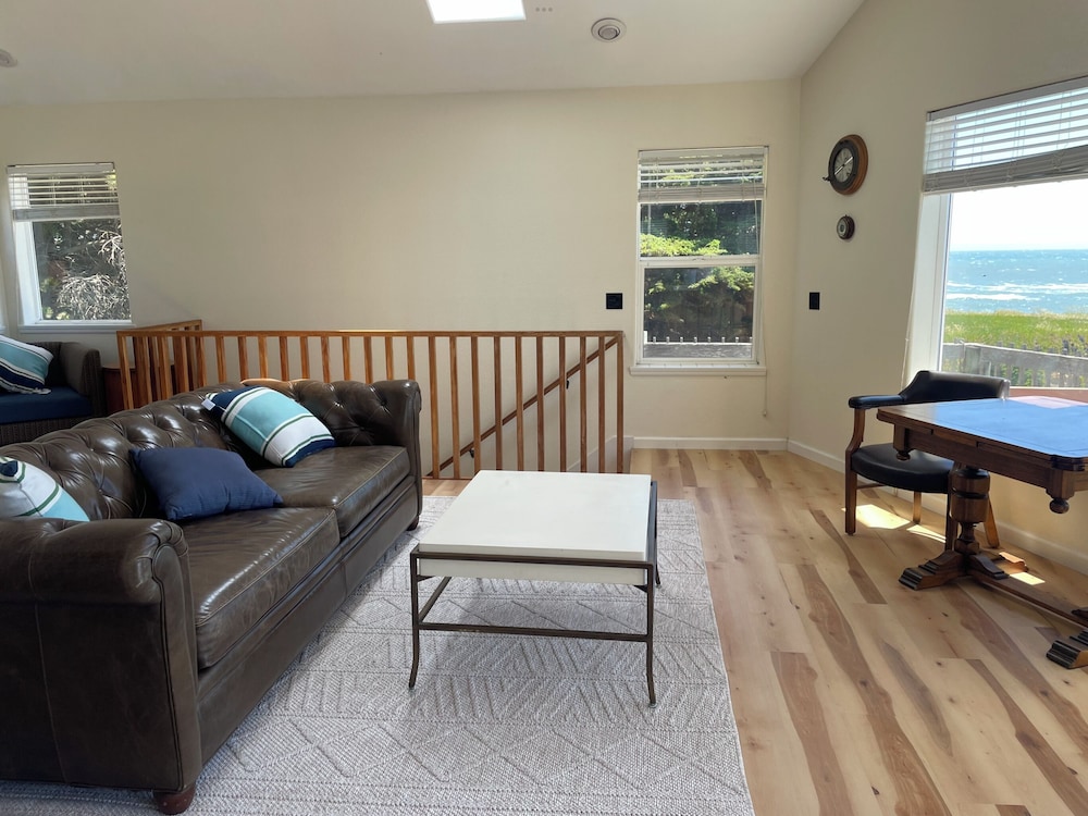 Panoramic Apartment, 1 Bedroom, Ocean View, Oceanfront photo 2