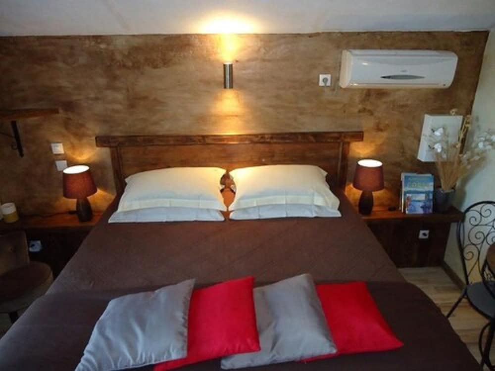 Standard Double Room (Kallistea) photo 3