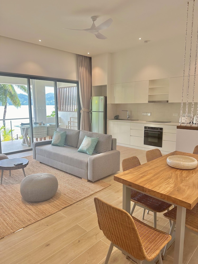 Apartment, 2 Bedrooms, Balcony, Sea View photo 2