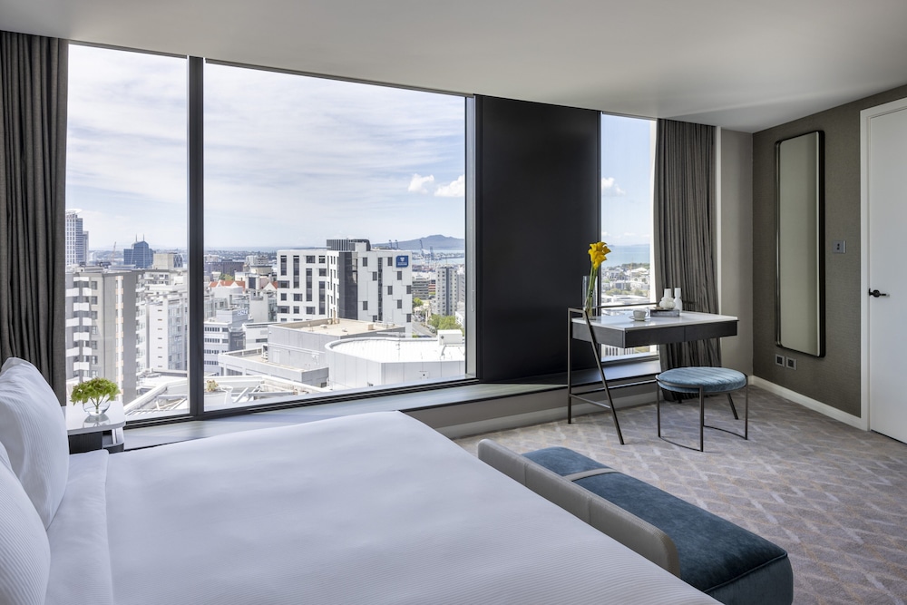 Club Executive King Kitchenette - Pinnacle Tower