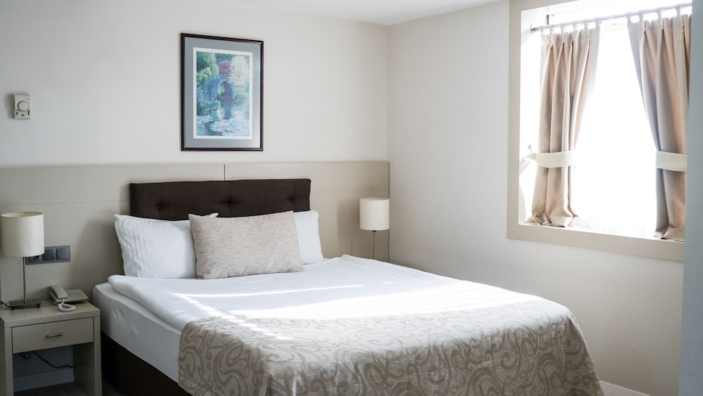 Standard Room - Photo 1