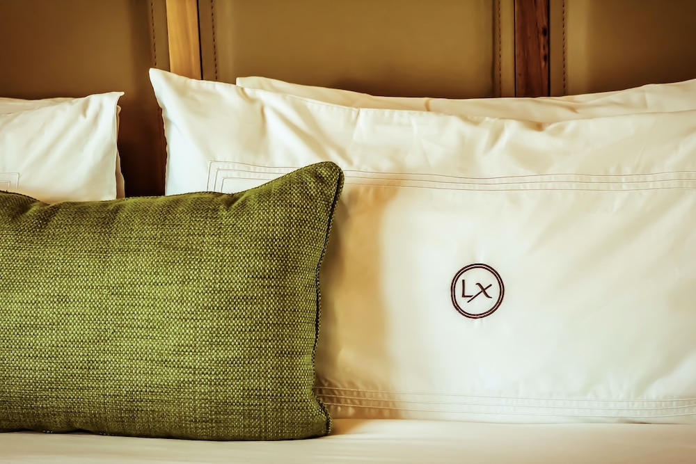 Superior Room, 1 Queen Bed - Photo 6