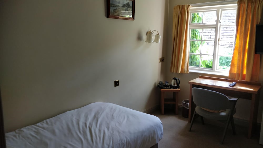 Economy Single Room - Photo 3