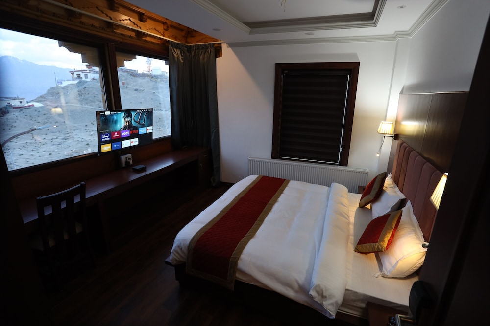 Deluxe Room - Photo 1