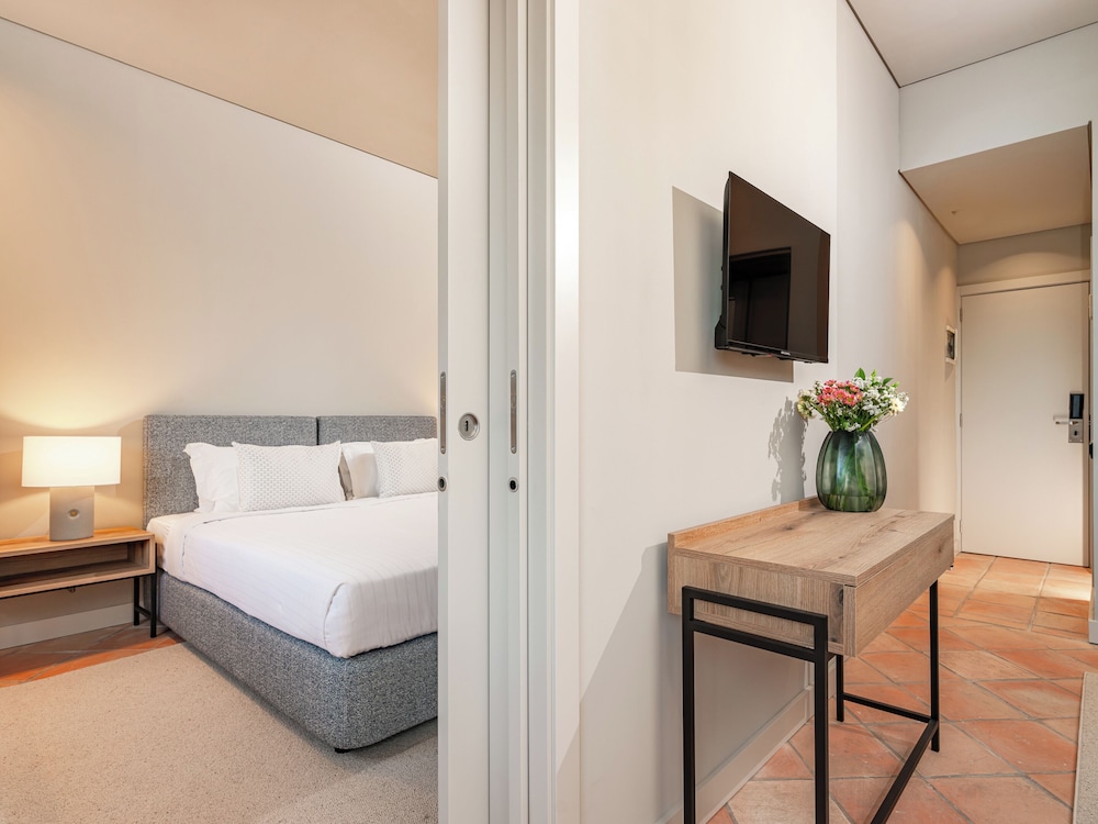 Suite - Photo 4