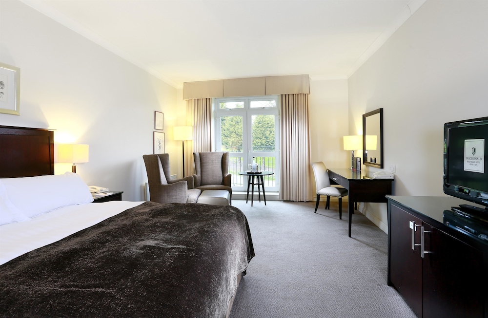 Standard Room, 1 King Bed (Standard Golf View) - Photo 2