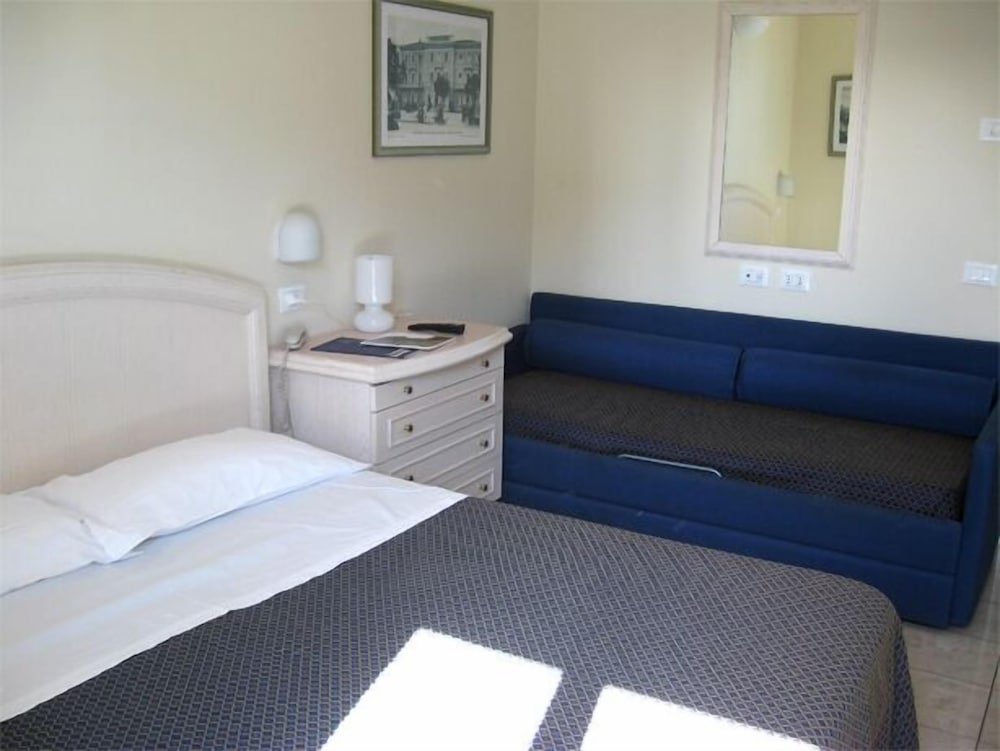 Triple Room - Photo 1