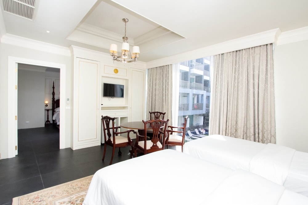 Family Two Bed Room - Photo 6