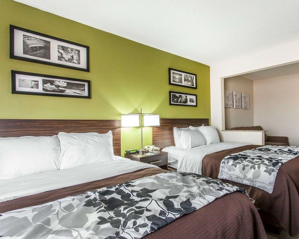 Suite, Multiple Beds, Non Smoking - Photo 3