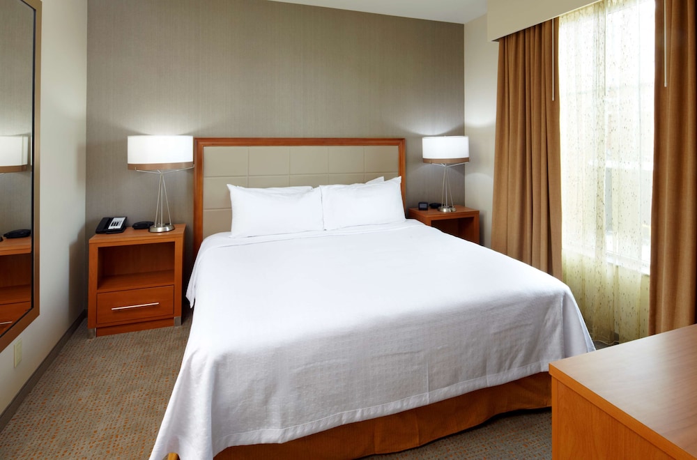 Premium Suite, 1 King Bed photo 3