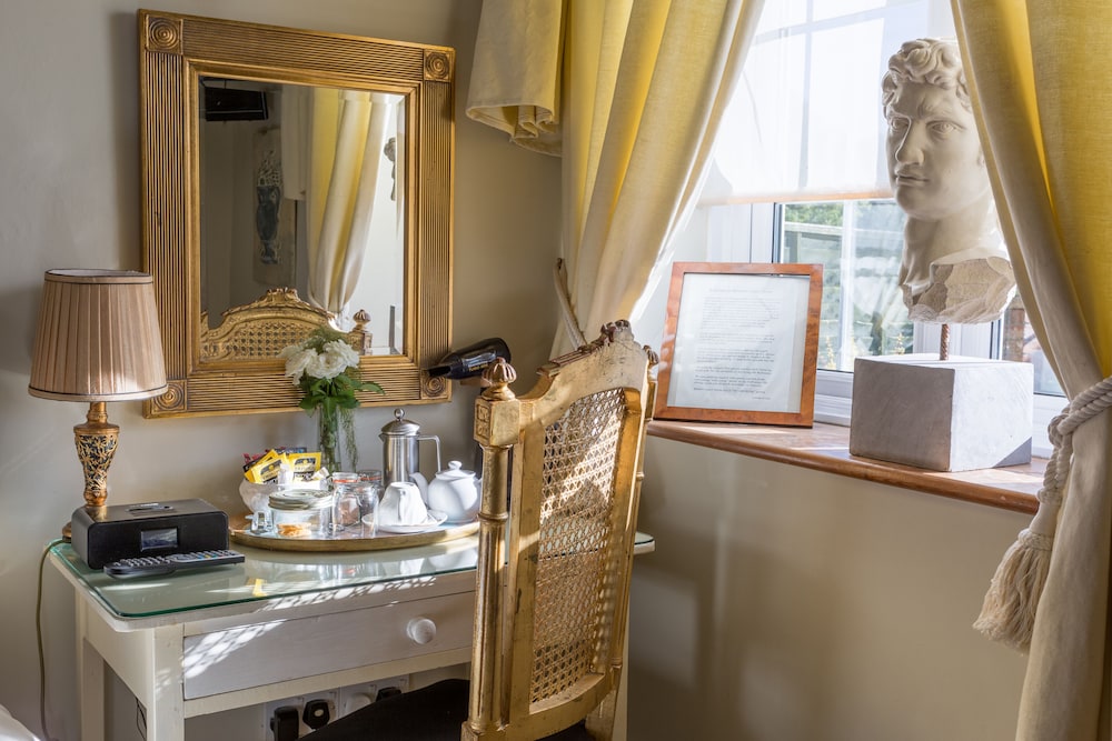 Single Room, Ensuite photo 2