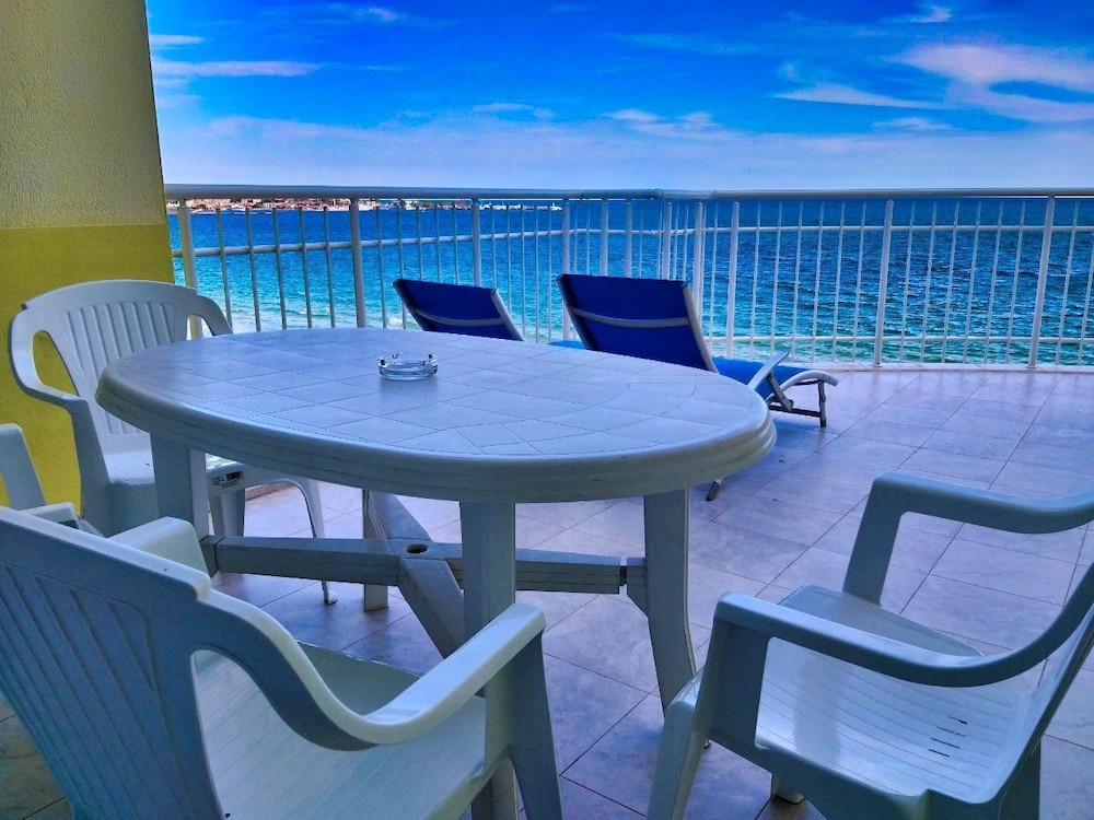 Family Apartment, 1 Bedroom, Sea View photo 2