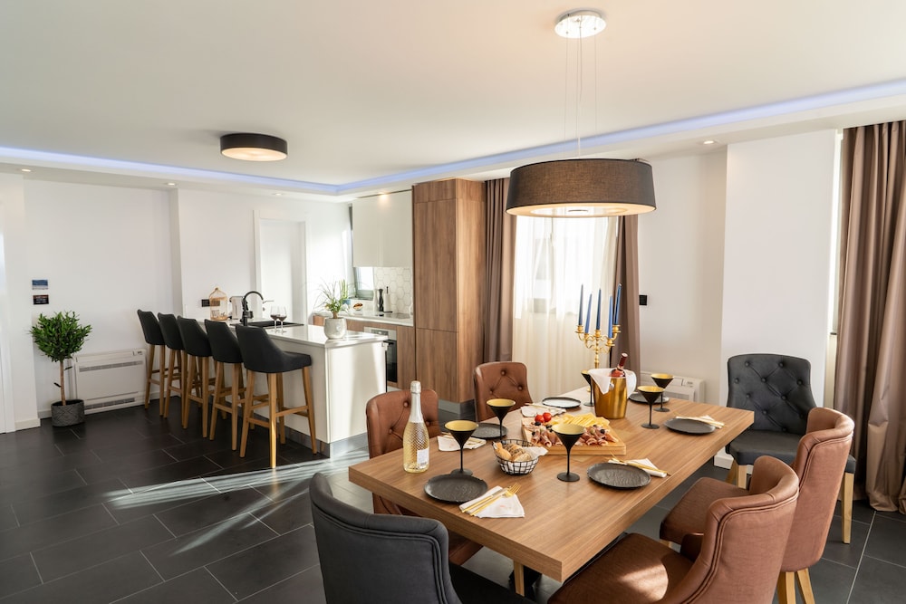 Presidential Penthouse, Sea View, Beachfront photo 2