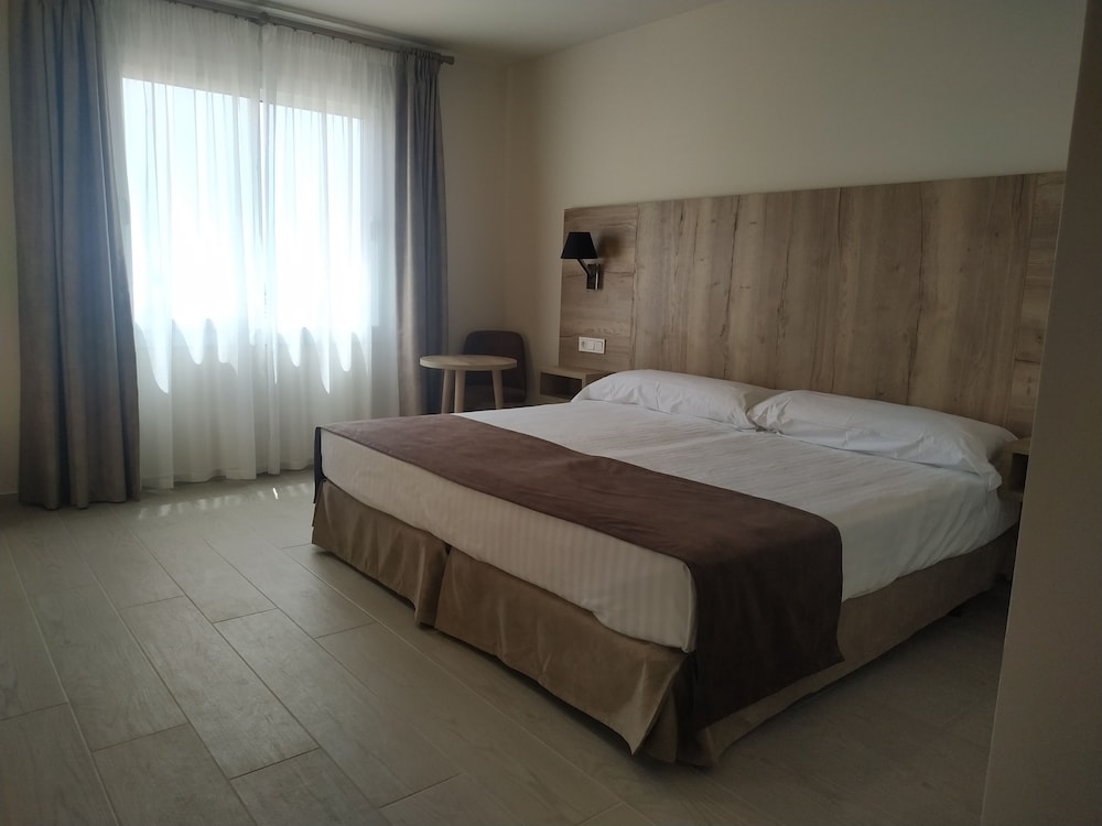 Superior Double Room with Padel View photo 3