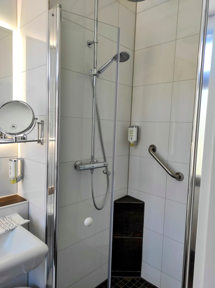 Standard Double Room - Photo 4