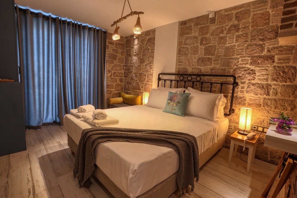 Deluxe Double Room, Poolside