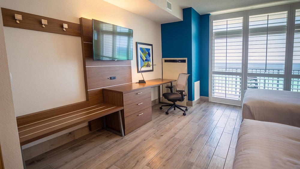 Suite, Multiple Beds, Oceanfront - Photo 2