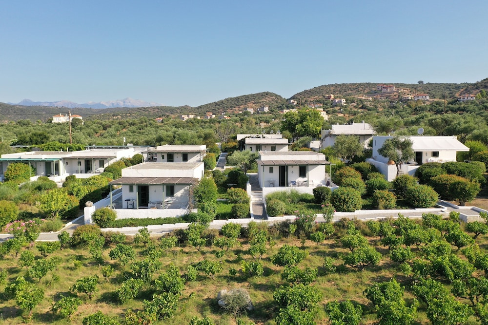 Two Bedroom Bungalow with Sea View photo 2