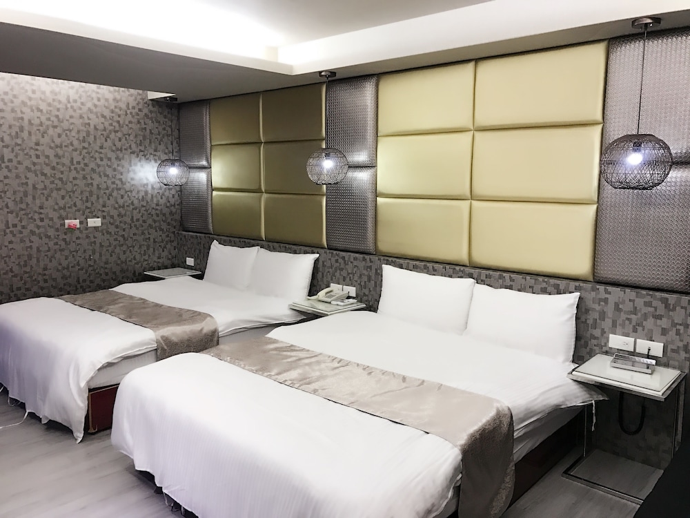 Deluxe Quadruple Room, 2 Double Beds photo 3