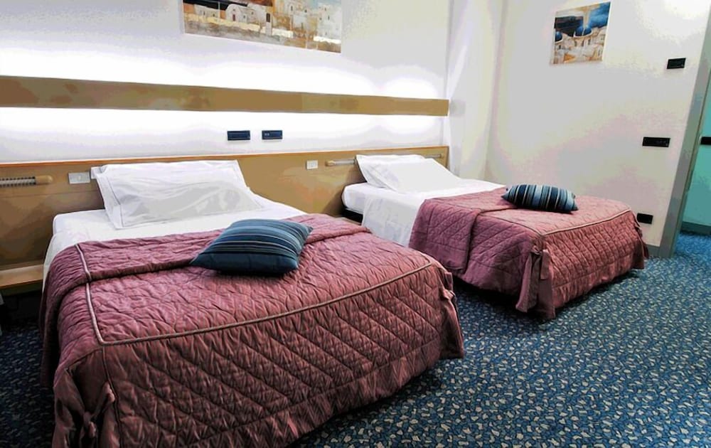 Junior Room, 2 Queen Beds
