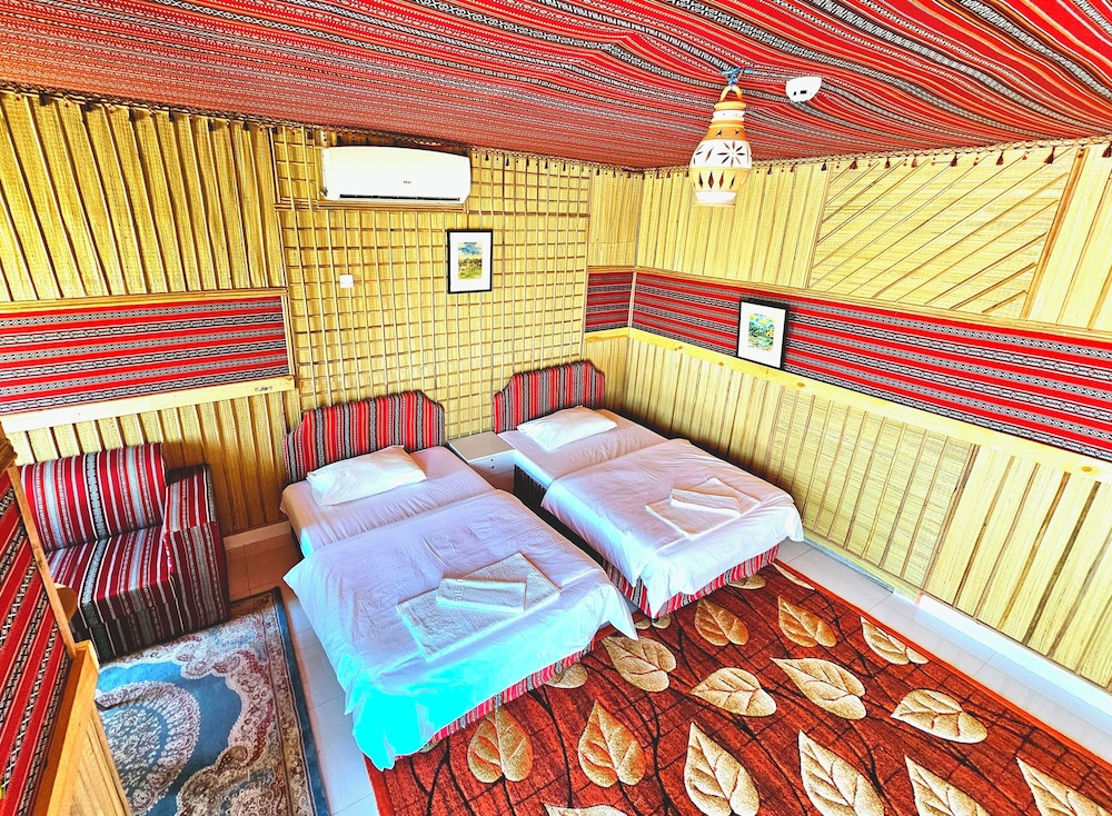 Deluxe Room - Photo 1