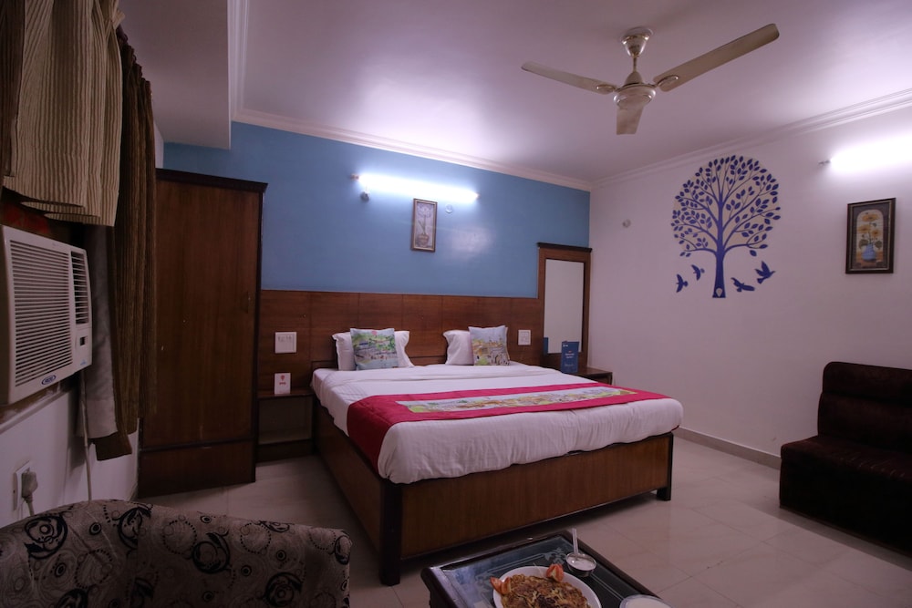 Standard Double or Twin Room, 1 Double Bed, Private Bathroom photo 2