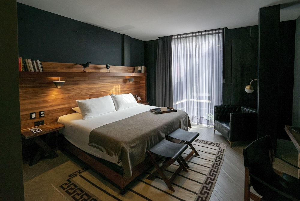 Deluxe Room, 1 King Bed