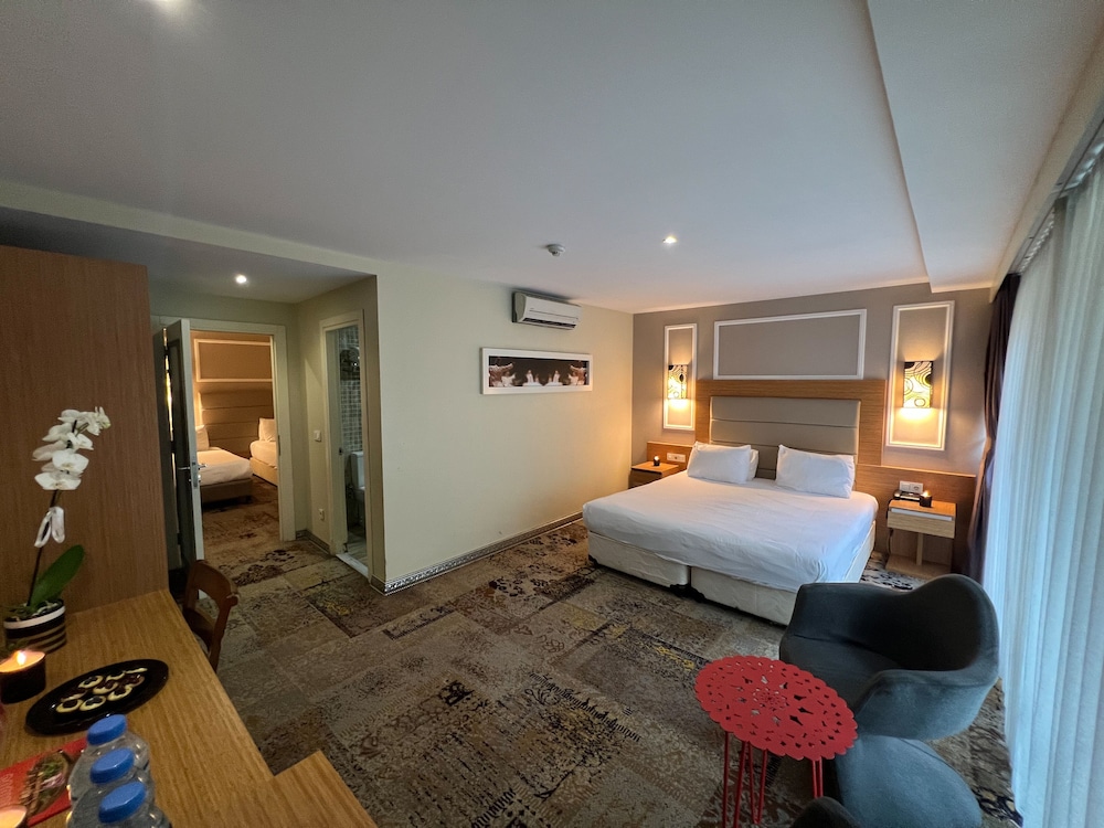 Standard Double or Twin Room photo 3