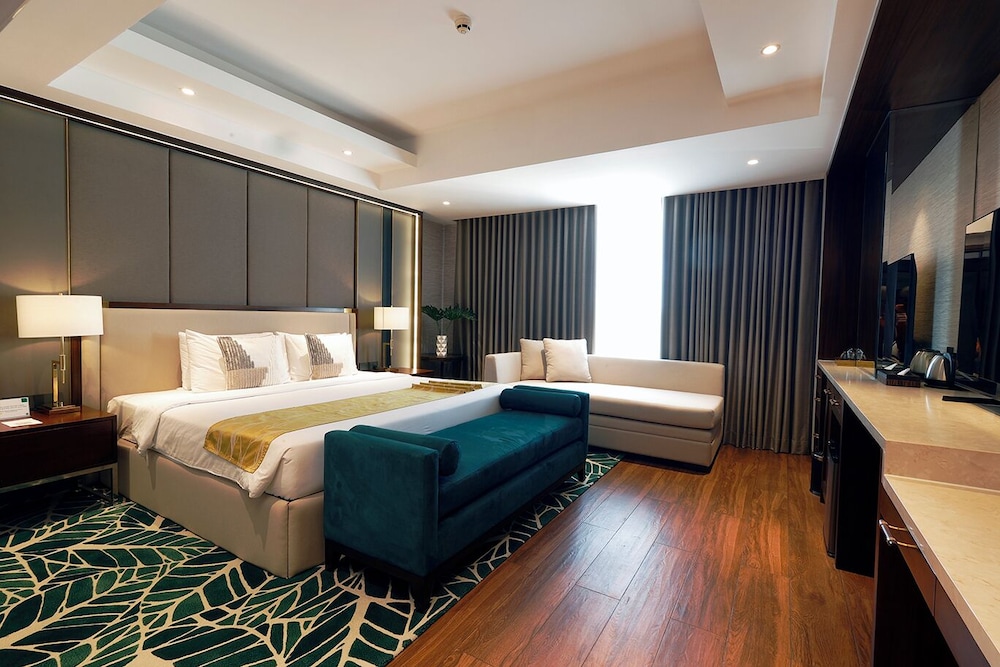 Executive Suite photo 2