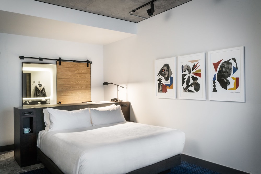 Design Room, 1 King Bed, Accessible (Journeyman)