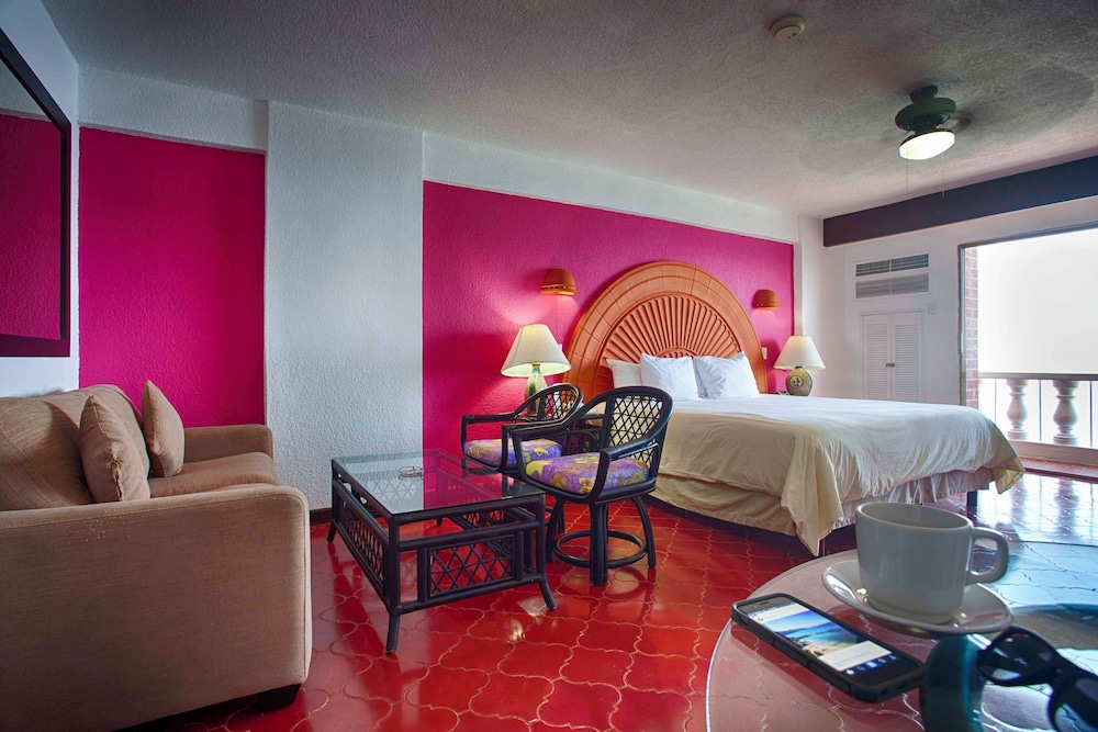 Studio, 1 King Bed, Non Smoking, Ocean View (Kitchenette, Balcony) - Photo 1
