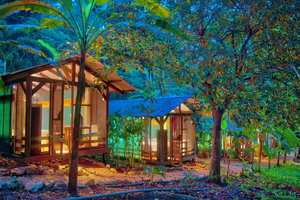 Glamping Hut
