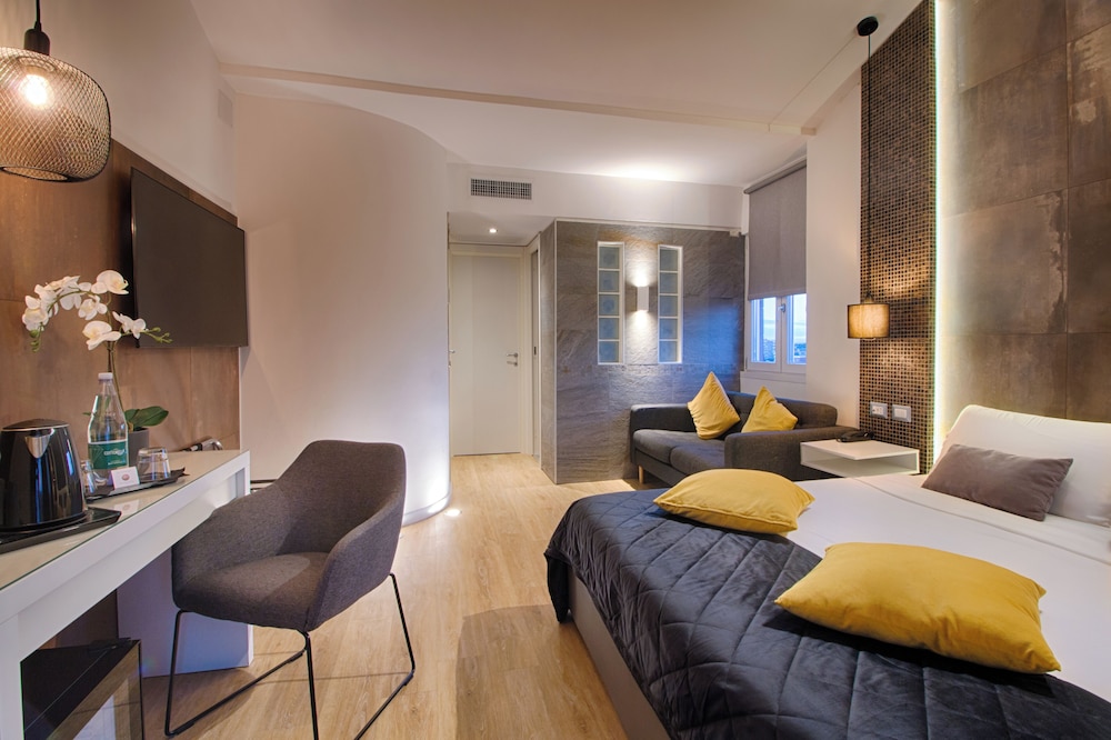 Superior Suite with Balcony