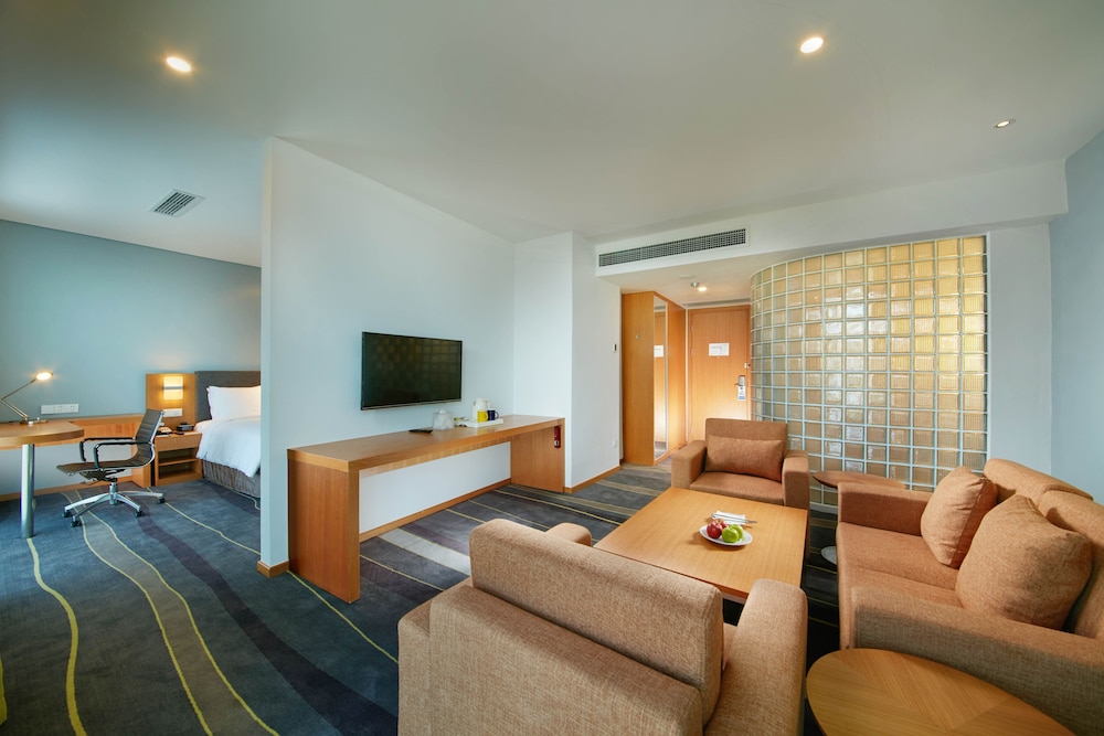 Suite, 1 King Bed (Additional Living Area)