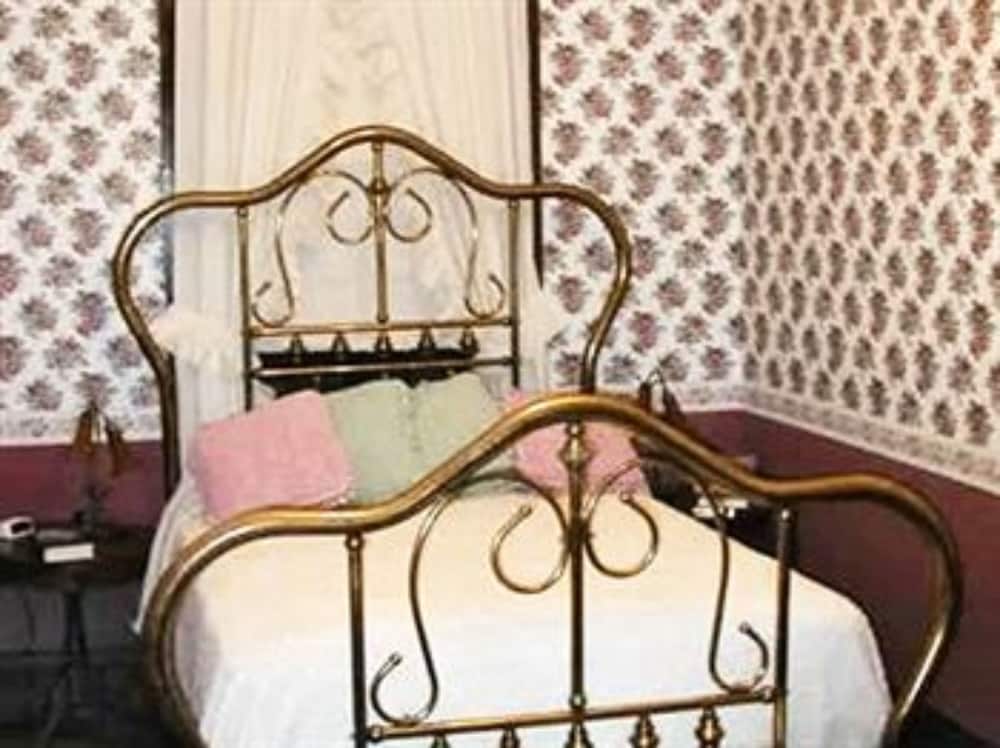 Carmen’s Room