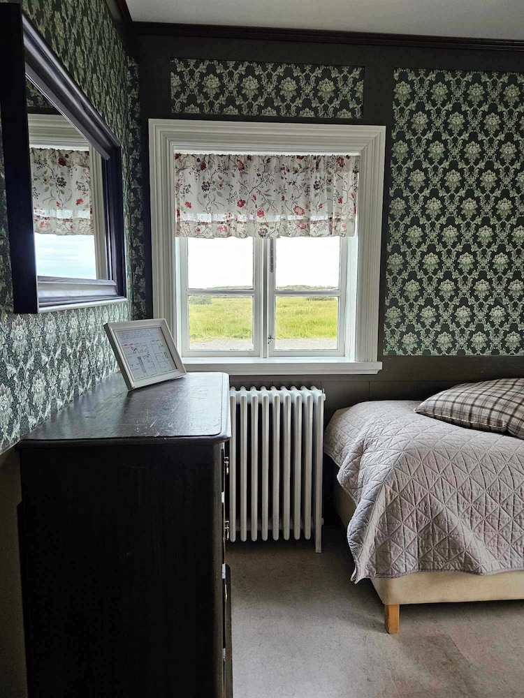 Standard Triple Room, Private Bathroom