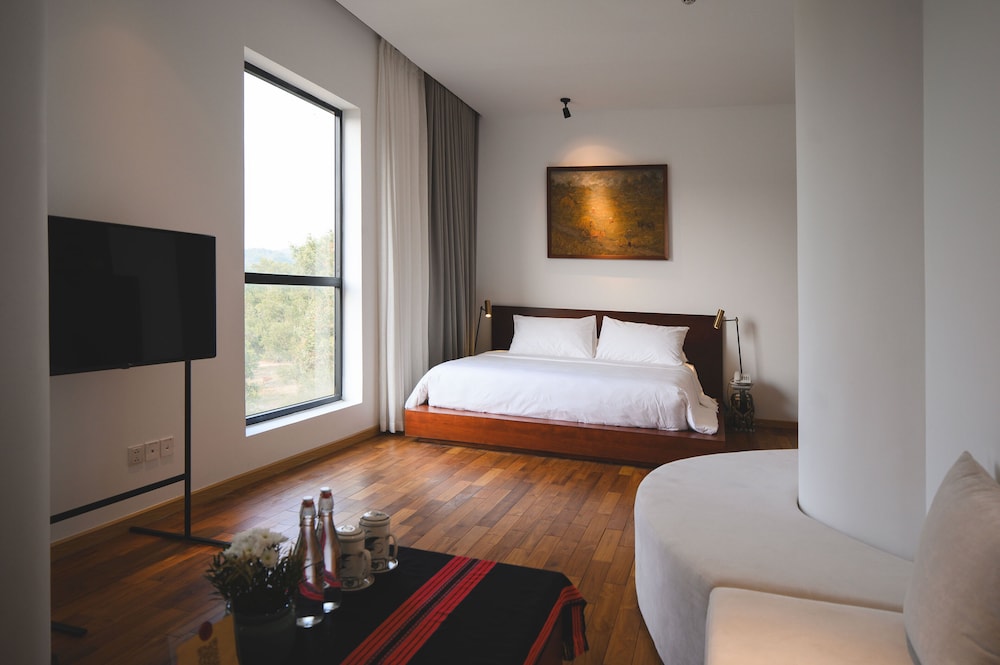 aNhill Penthouse