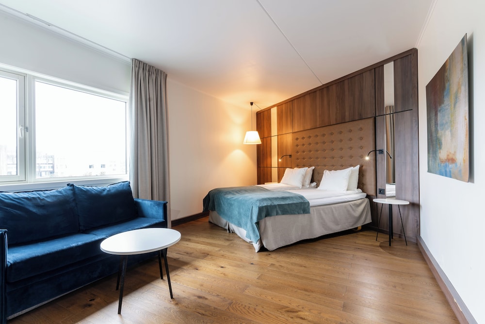 Deluxe Room, Multiple Beds, Non Smoking - Photo 1
