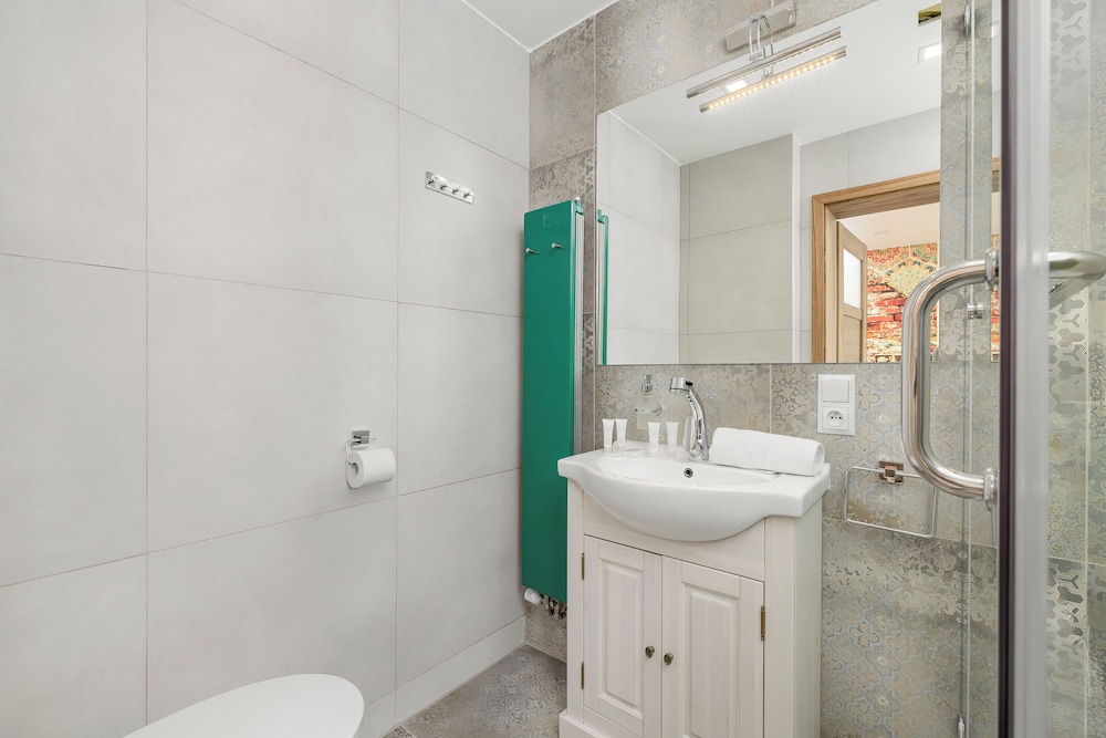 Apartment, 3 Bedrooms, 2 Bathrooms photo 2