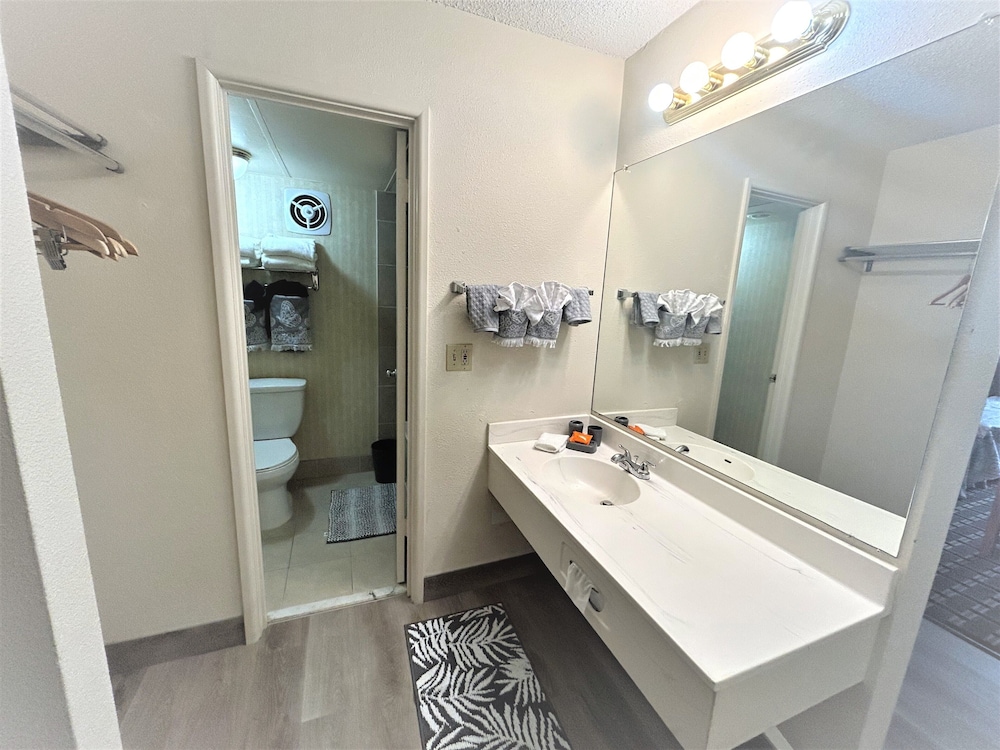 Standard Room, 2 Queen Beds, Non Smoking, Kitchenette - Photo 3