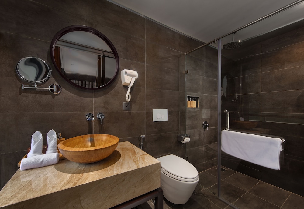 Onyx Suite with private Sundeck - Photo 8