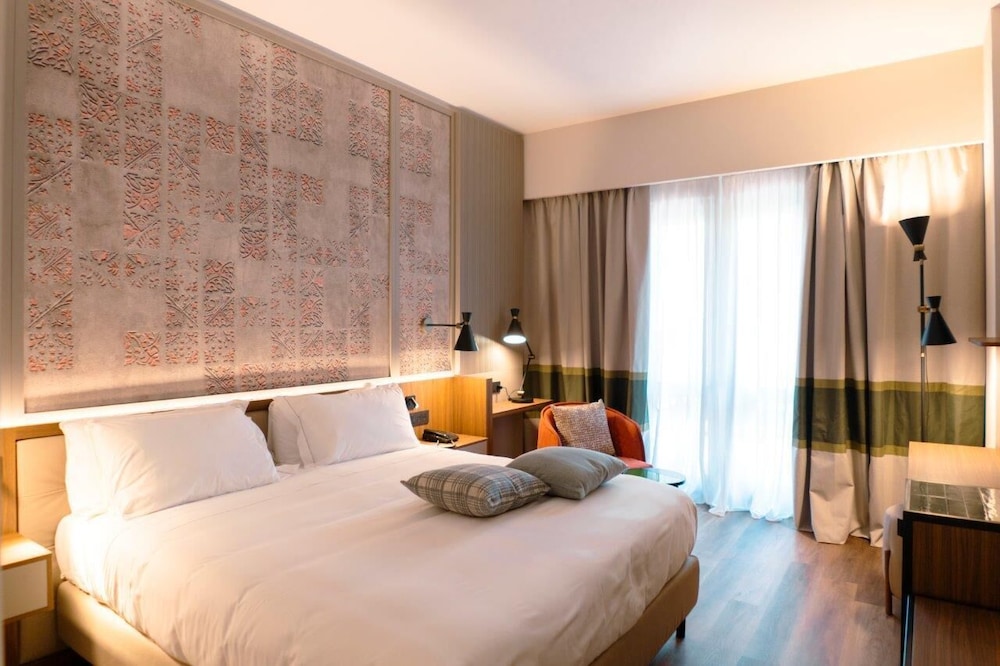 Panoramic Room