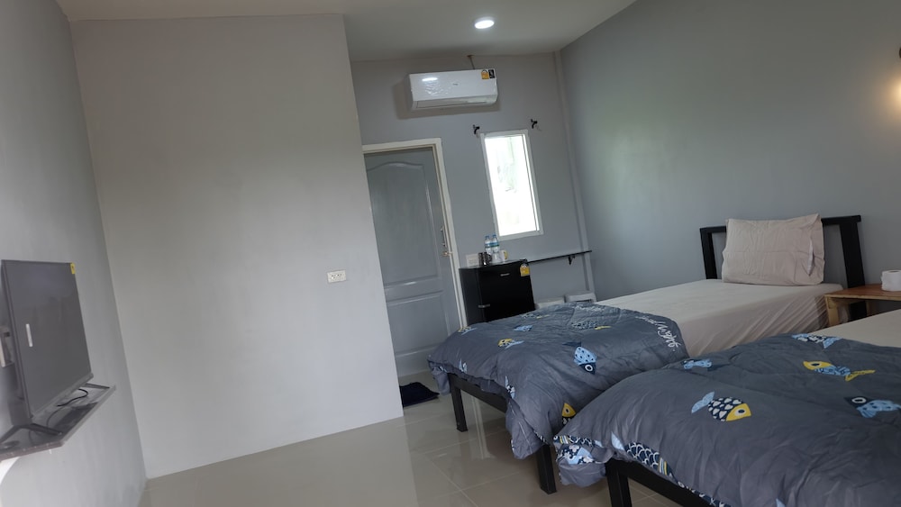 Superior Room, 2 Twin Beds - Photo 16