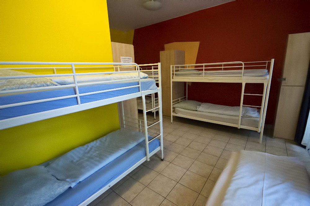 Bed in 5 Bed Shared Dormitory photo 2