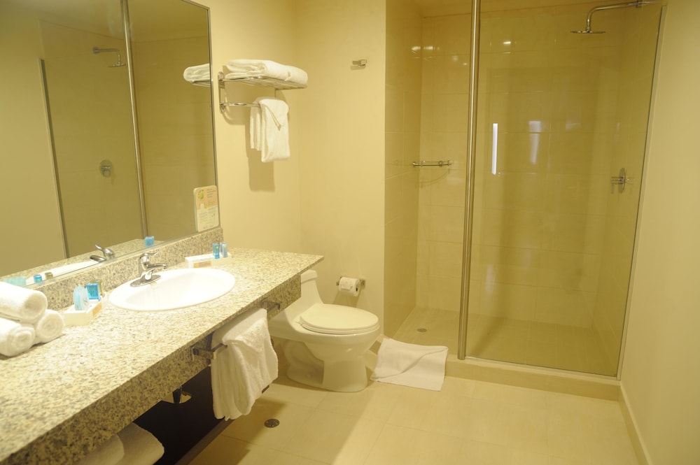 Executive Room, 2 Double Beds thumbnail 6