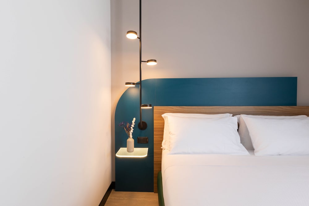 Superior Double or Twin Room - Photo 8