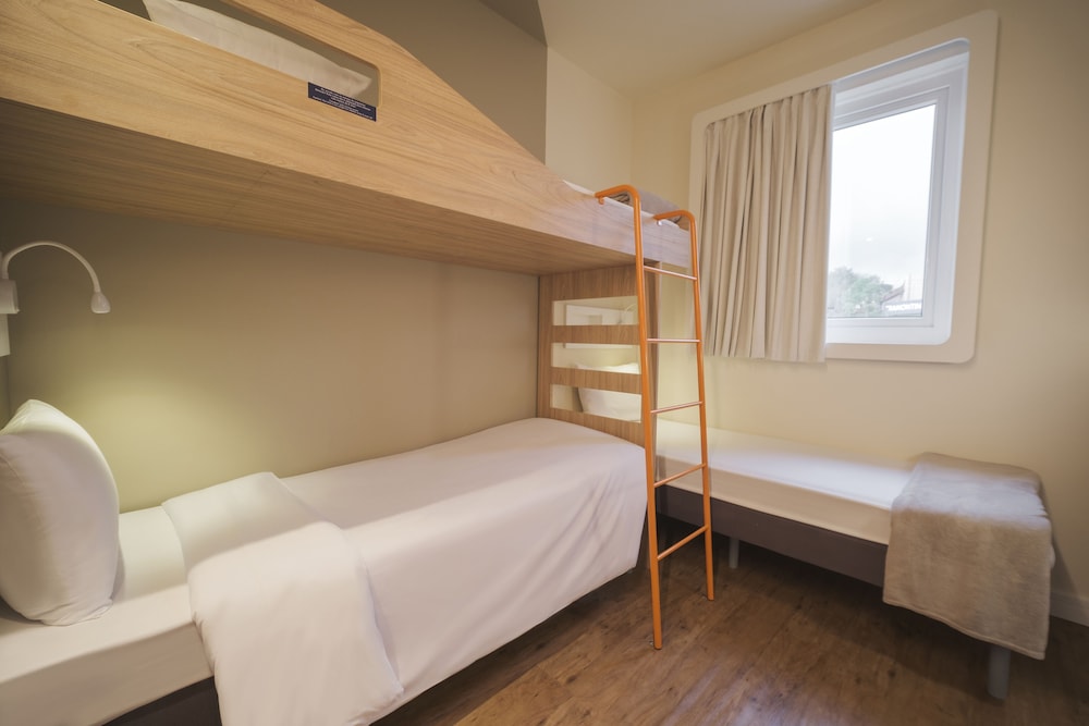 Apartment, Multiple Beds